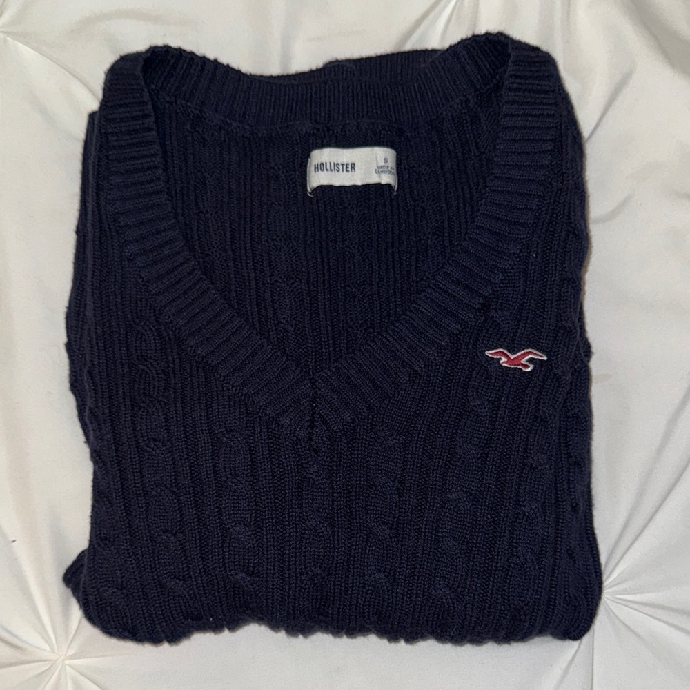 NWOT hollister v neck sweater navy